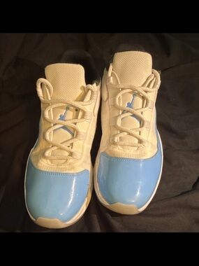 Jordan Kids Cream and Light Blue Patent Toe Sneakers